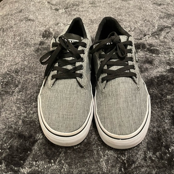 Vans - Picture 2 of 5